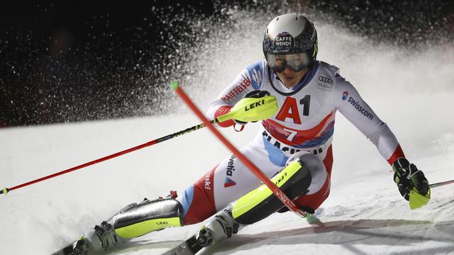 Holdener n'est qu'à 24 centièmes de la deuxième place de Mikaela Shiffrin. [Marco Trovati]