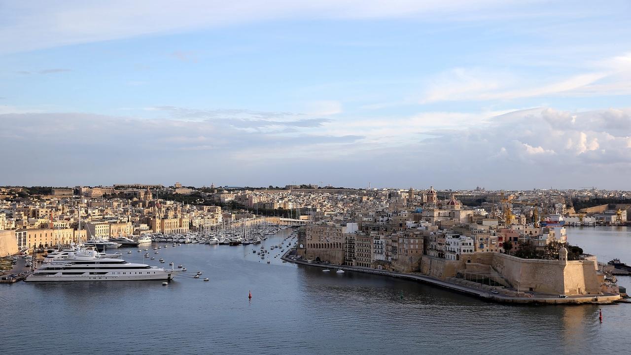 Vue générale du port de La Valette, capitale de l'île de Malte, une île dénoncée par Amnesty International pour ses agissements contre les arrivées de migrants. [Domenic Aquilina]