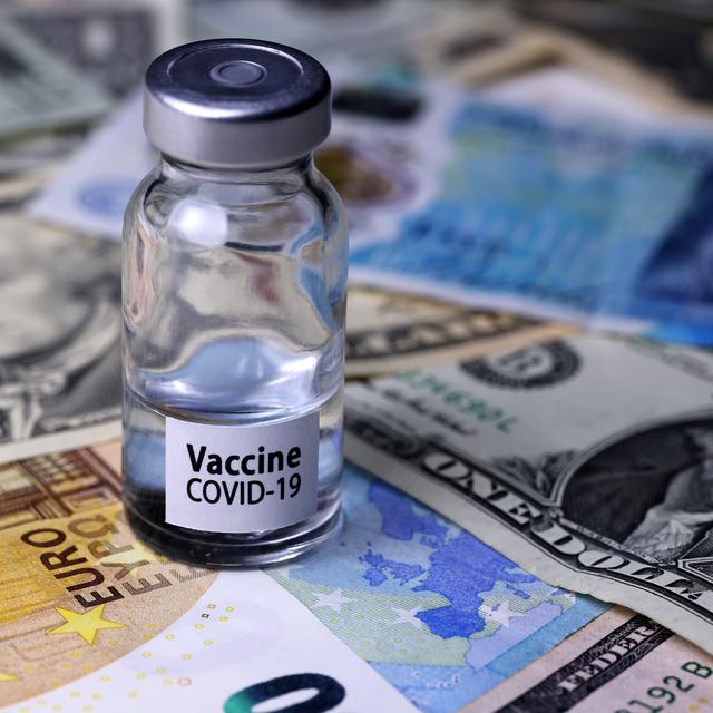 Les super-riches sont prêts à payer le prix fort pour se faire vacciner. [AFP - Joël Saget]