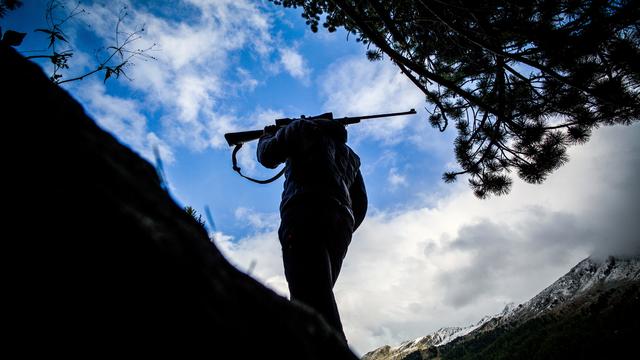 Un chasseur photographié à Siviez, en Valais. (image d'illustration) [Keystone - Olivier Maire]