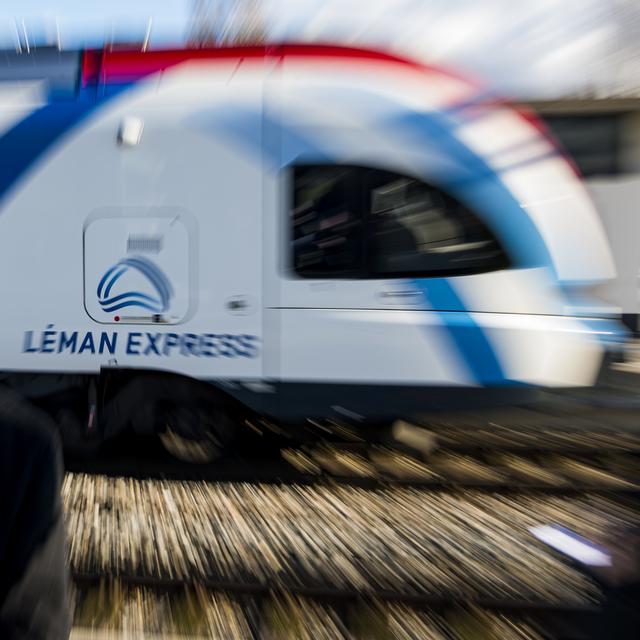 Le Léman Express est le plus grand réseau ferroviaire transfrontalier d'Europe. La mise en place du réseau franco-valdo-genevois n'a été rendue possible que grâce à la construction du CEVA, un tronçon ferroviaire d'une longueur de 16 kilomètres, qui permet de relier les deux rives du canton de Genève en connectant la gare d'Annemasse en France à celle de Cornavin. Cette ligne est la colonne vertébrale du RER ouest lémanique. [Keystone - Jean-Christophe Bott]