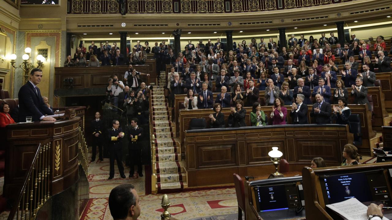 Pedro Sanchez s'exprime devant le Parlement le 4 janvier 2020. [Keystone/AP Photo - Andrea Comas]