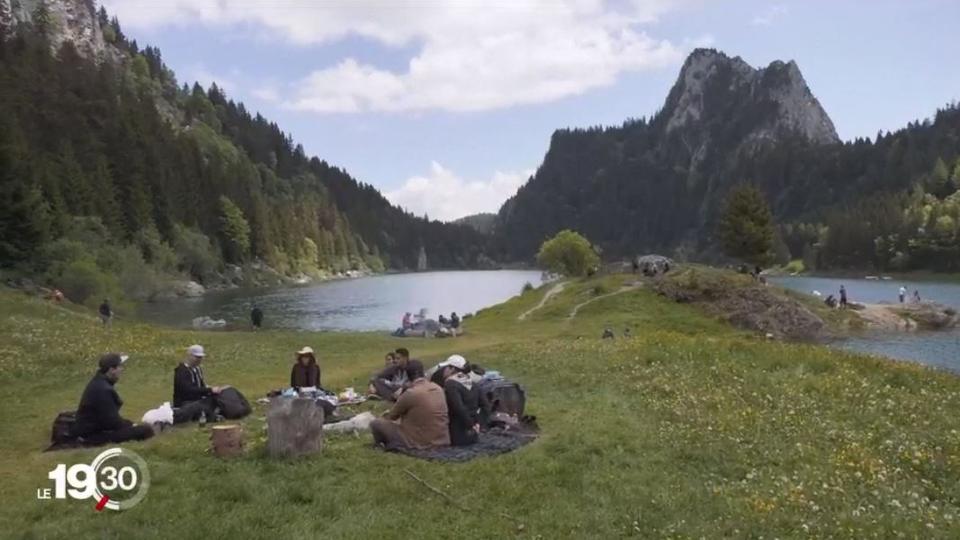 En Valais, le lac de Taney a lui aussi attiré beaucoup de promeneurs. La commune a dû gérer ces visiteurs trop nombreux.