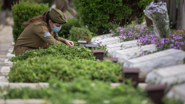 Memorial Day à Tel Aviv. [Keystone - AP Photo/Oded Balilty]