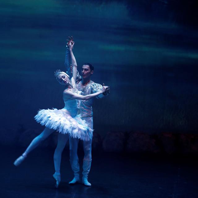 Le "Lac des cygnes" par l'Antalya State Opera and Ballet, le 11 janvier 2018. [Anadolu Agency via AFP - Mustafa Ciftci]