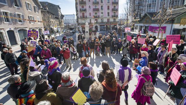 La grève des femmes s'est éparpillée à Genève. [Keystone - Martial Trezzini]