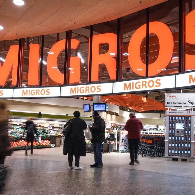 La succursale Migros de l'aéroport de Zurich. [Keystone - Melanie Duchene]