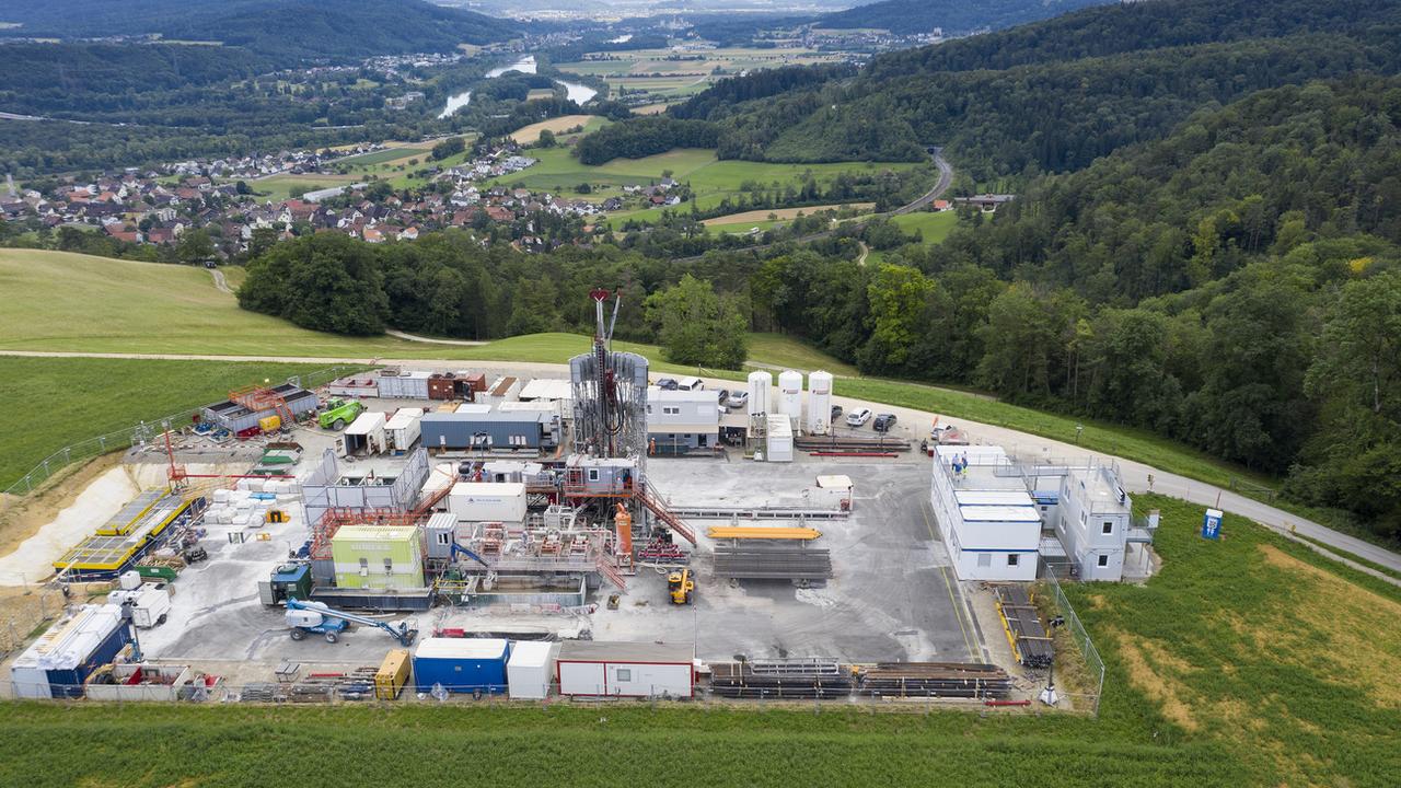 La station de sondage sur le site du Bözberg, dans le canton d'Argovie, pour l'enfouillissement potentiel de déchets radioactifs en couches géologiques profondes. [Gaetan Bally]