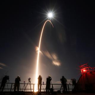 Le lancement nocturne de Solar Orbiter a attiré des passionnés aux abords de Cap Canaveral [Reuters - Joe Skipper]
