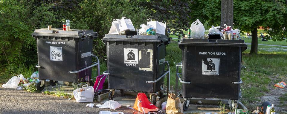 La pandemie de coronavirus provoque une explosion de déchets de plastiques à usage unique.