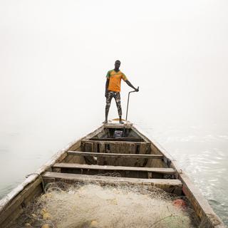 Principale richesse du Sénégal, la ressource halieutique sʹeffondre sous les coups de butoirs conjugués de la surpêche. [DR - Guiillaume Collanges & Sébastien Daycard-Heid]