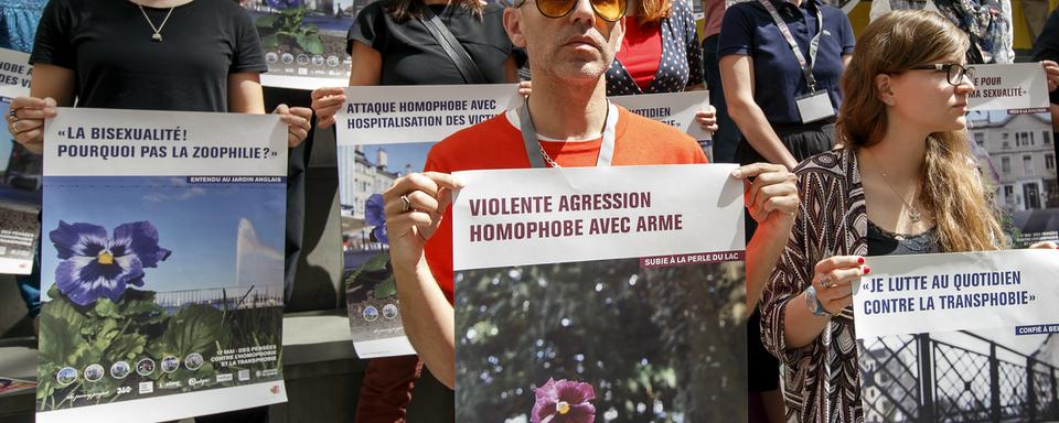 Une flashmob contre l'homophobie à Genève. [Keystone - Salvatore Di Nolfi]