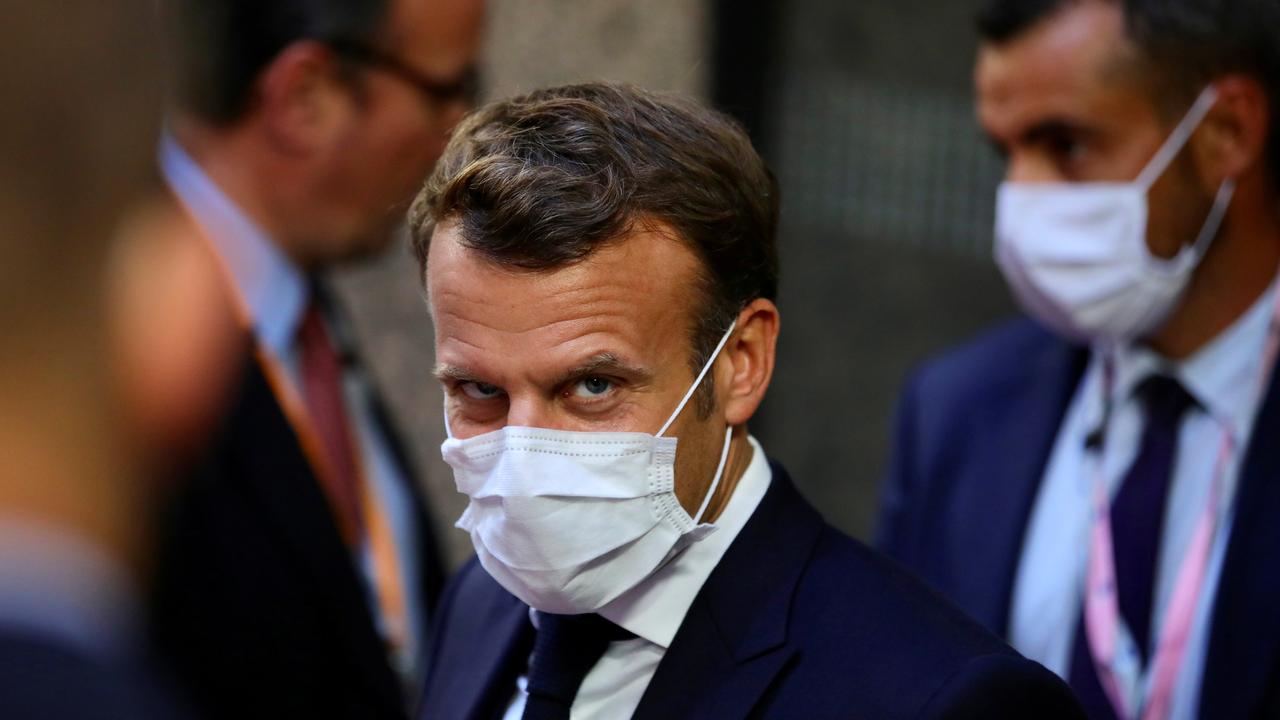 La journée de dimanche a été marquée par la prise de parole, au dîner, du président français Emmanuel Macron, qui est sorti de ses gonds pour dénoncer la mauvaise volonté et les "incohérences" des frugaux, selon des sources concordantes. [reuters - Olivier Matthys]