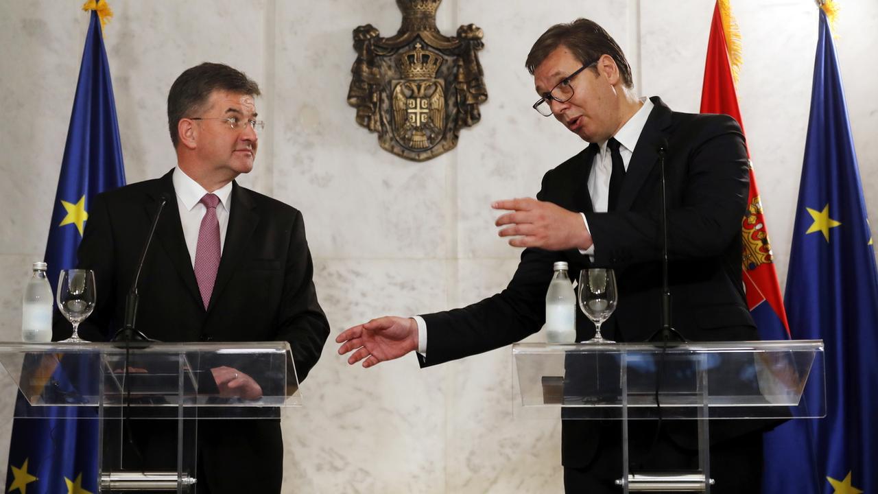 Le représentant spécial de l'UE Miroslav Lajcak et le président serbe Aleksandar Vucic à Belgrade, 22.06.2020. [EPA/Keystone - Koca Sulejmanovic]