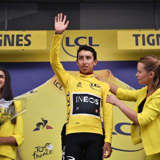Le Tour de France met fin à ses hôtesses sur les podiums. [AFP - Marco Bertorello]