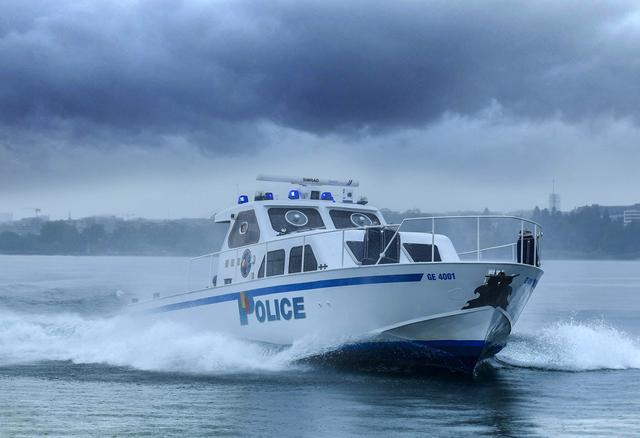 L'une des vedettes de la Brigade de la police de la navigation genevoise lors de l'orage du 13.08.2020. [DSES]