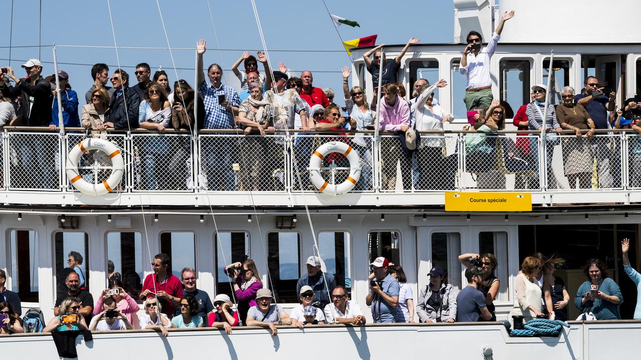 L'affluence sur les bateaux touristiques a connu un pic lors de la Fête des Vignerons. [Keystone - Jean-Christophe Bott]