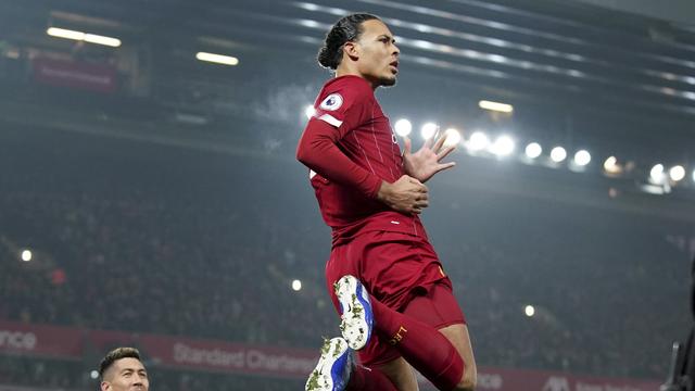 Virgil van Dijk s'envole et Liverpool plane. Encore une belle soirée pour les "Reds". [AP - Jon Super]