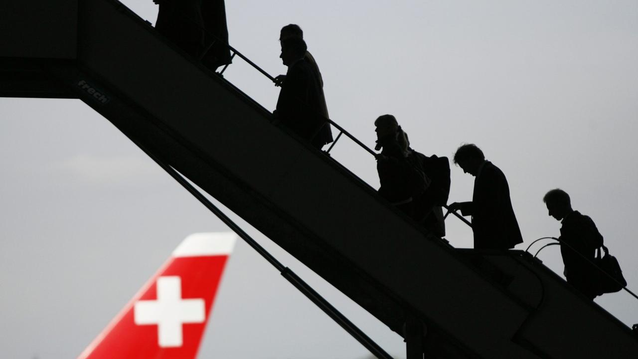 La compagnie aérienne Swiss veut croire à une reprise du trafic long-courrier d'ici l'été. [KEYSTONE/Steffen Schmidt]