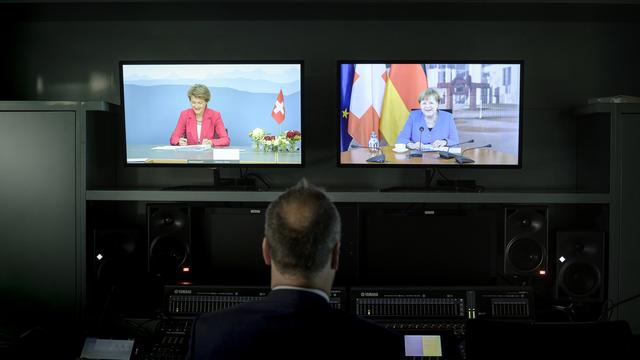 Un espion égyptien découvert dans le service de presse d'Angela Merkel [Keystone - Jesco Denzel]