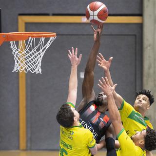 Basket: le basket suisse découvre le huis clos. [Keystone - Laurent Gillieron]