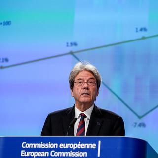 Le commissaire européen à l'économie Paolo Gentiloni lors d'une conférence de presse le 6 mai 2020. [AFP - Kenzo Tribouillard / POOL]