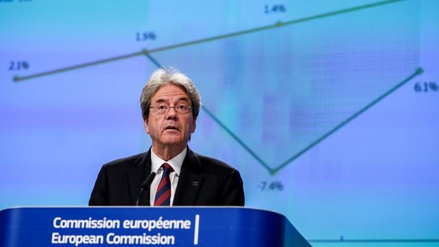 Le commissaire européen à l'économie Paolo Gentiloni lors d'une conférence de presse le 6 mai 2020. [AFP - Kenzo Tribouillard / POOL]