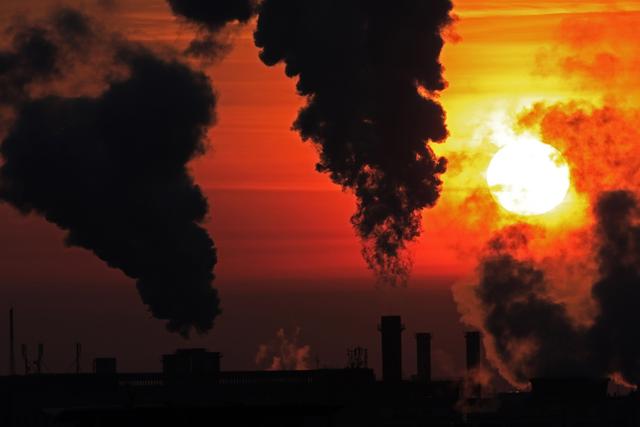 La Roumanie, ici Bucarest, souffre beaucoup de la pollution atmosphérique. [Reuters - Radu Sighet]