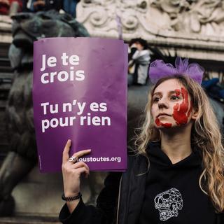 A l'appel du collectif NousToutes, une marche pour dire stop aux féminicides et aux violences sexistes et sexuelles, à Paris, le 23 novembre 2019. [AFP - PHILIPPE LABROSSE / HANS LUCAS /]