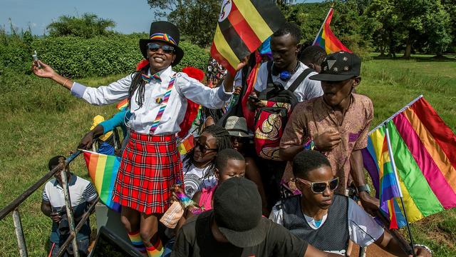 Les activistes en Ouganda défilent durant la parade Gay Pride 2015. [DR - Frederic NOY]