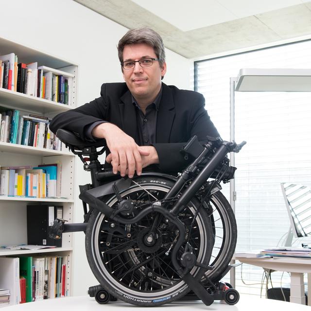 Patrick Rérat, professeur de géographie des mobilités à l'Université de Lausanne, et co-auteur du livre "Au Travail à vélo... La pratique utilitaire de la bicyclette en Suisse". [DR]