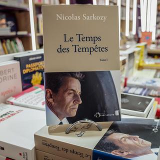 Dans "Le Temps des Tempêtes", Nicolas Sarkozy revient sur les premières années de sa présidence. [EPA/Keystone - Christophe Petit Tesson]