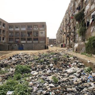 Des déchets dans un quartier pauvre d'Alger. [AFP - Joël Robine]
