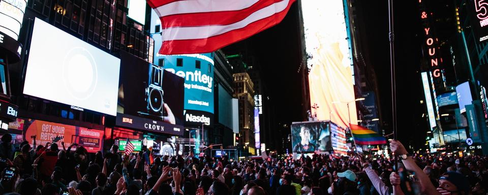 Scène de liesse à Times Square à New York. [EPA/Keystone - Alba Vigaray]