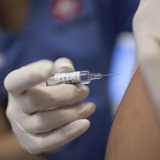 Un nombre record de vaccins contre la grippe à disposition. [Keystone - Gaetan Bally]