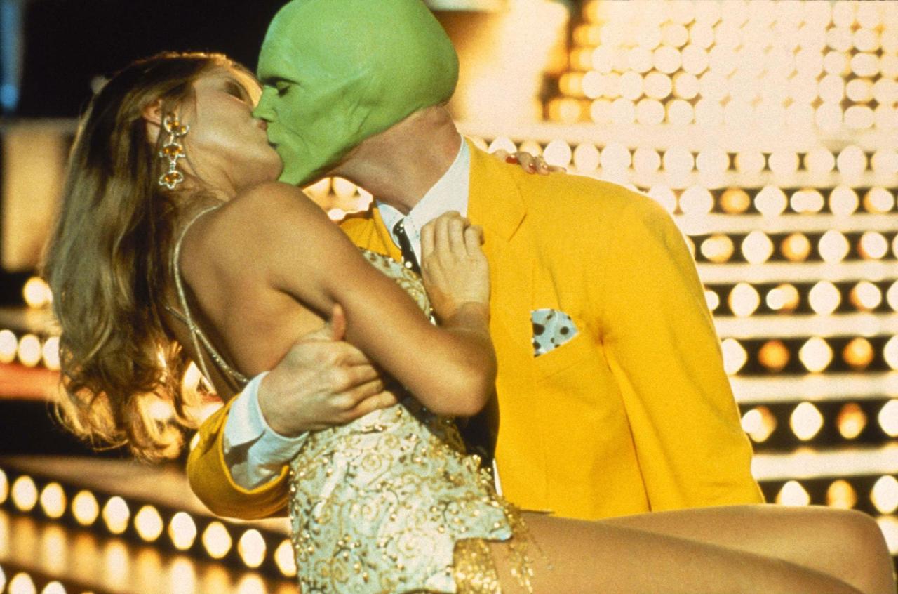 Cameron Diaz et Jim Carrey dans "The Mask" sorti en 1994. [ARCHIVES DU 7EME ART / PHOTO12 VIA AFP]