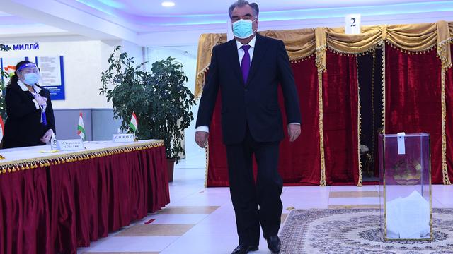 Le président tadjik Emomali Rakhmon a été réélu pour un cinquième mandat [Reuters - Press service of the President of Tajikistan]