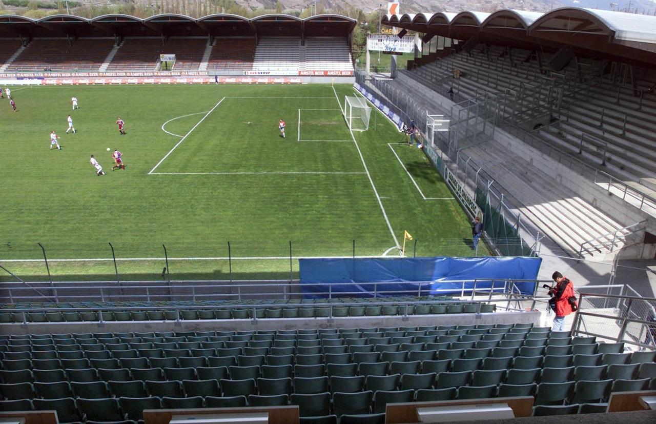 Tourbillon, stade vide, le 19 avril 2001. [Keystone - Laurent Gillieron]