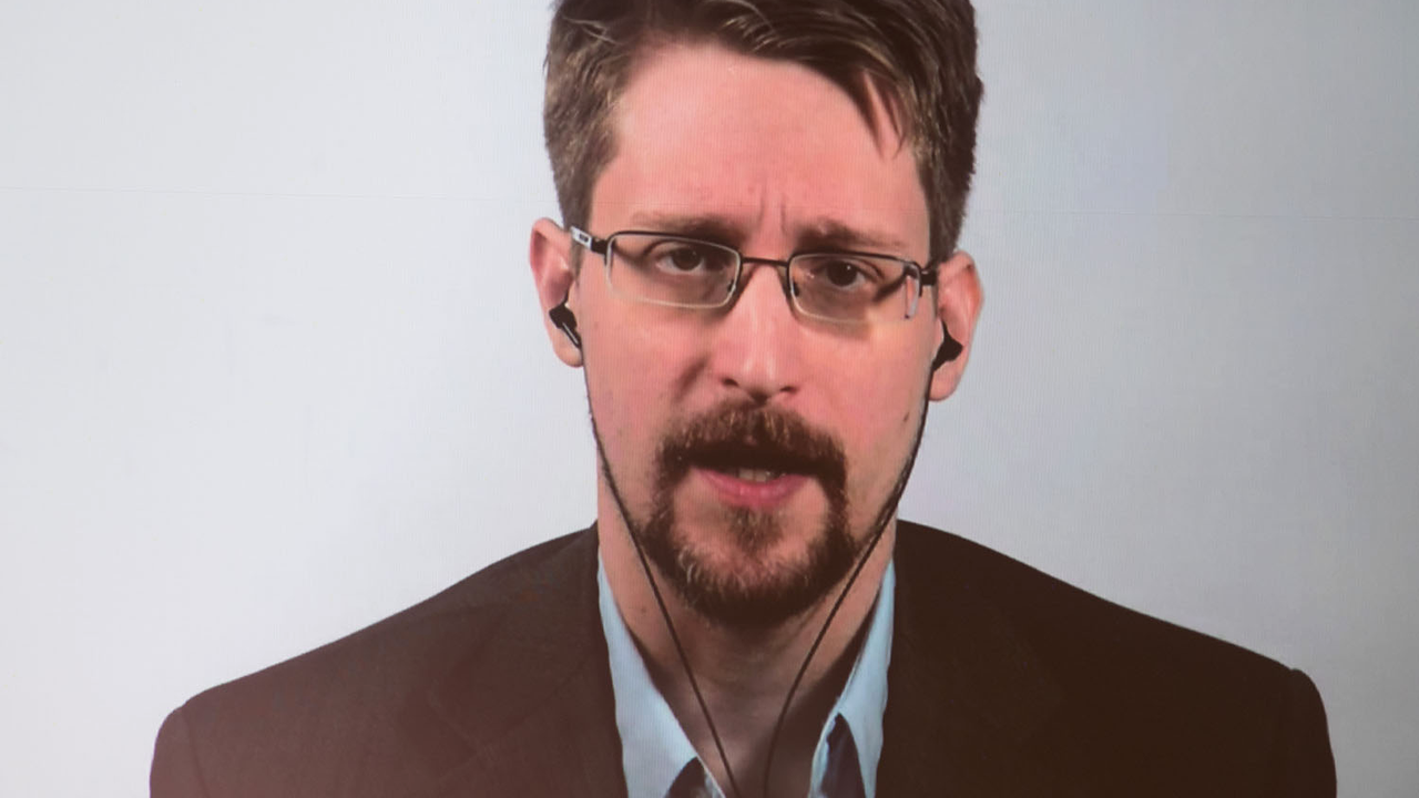 Edward Snowden lors d'une intervention vidéo durant une conférence à Berlin, 17.09.2019. [DPA/AFP - Jörg Carstensen]