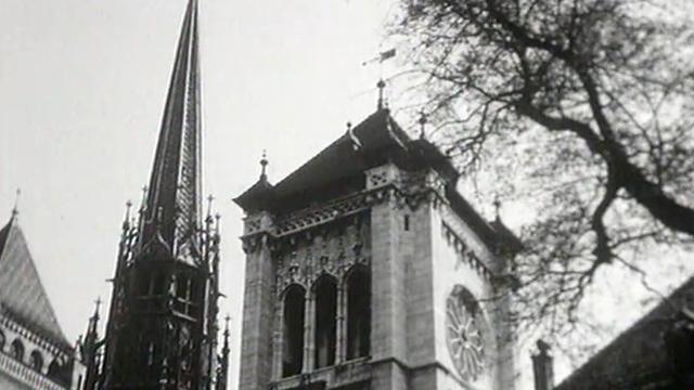 Genève et sa cathédrale en 1954. [RTS]