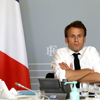 Emmanuel Macron lors d'une vidéo-conférence à l'Elysée, 06.05.2020. [Pool/AP/Keystone - Ludovic Marin]