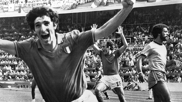 Rossi lors du mythique match face au Brésil en Coupe du monde 1982. [AP Photo]