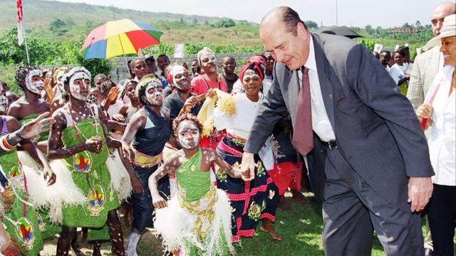 Le président français Jacques Chirac lors d'une visite au Gabon en 1996. [AFP - Gerard Fouet]