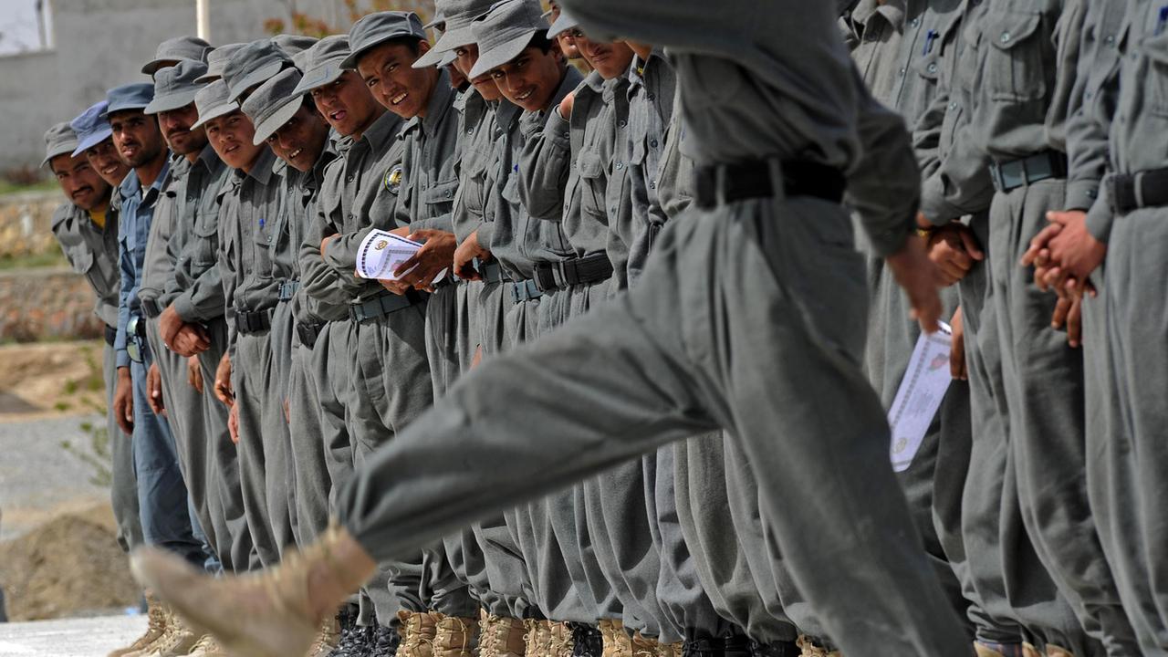 Policiers afghans à l'entraînement à Qalat, dans la province de Zaboul (image d'illustration). [Air Force StaffAP/Keystone - Brian Ferguson]