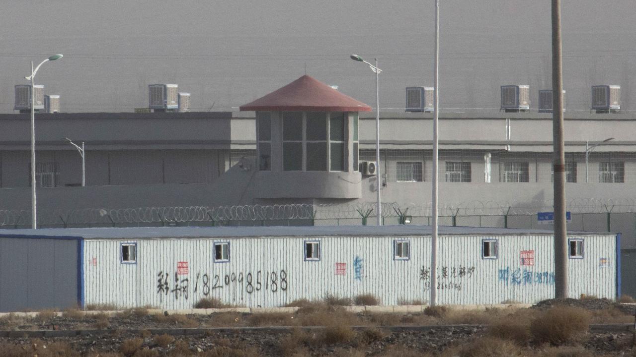 Le nombre de camps de travail au Xinjiang est en hausse, selon une étude d'un think tank australien. [Keystone/AP - Ng Han Guan]