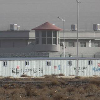 Le nombre de camps de travail au Xinjiang est en hausse, selon une étude d'un think tank australien. [Keystone/AP - Ng Han Guan]