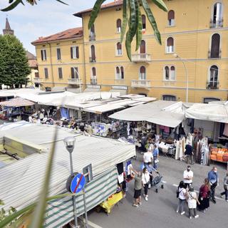 Le marché de Treviglio, à Bergame, a pu rouvrir à fin mai. [EPA/Keystone - Stefano Cavicchi]