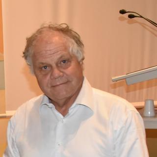 Jean-Michel Claverie, professeur de médecine et directeur du Laboratoire information génomique et structurale de l'Université Aix-Marseille [Laboratoire Information Génomique et Structurale (IGS)]