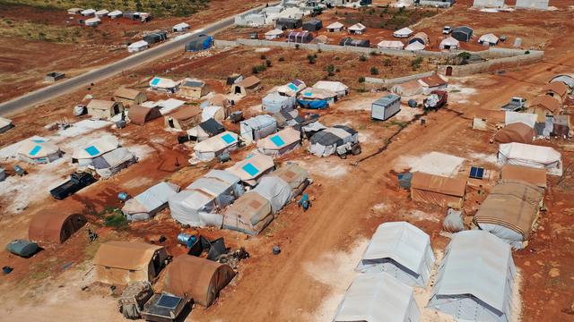 Les camps de déplacés se multiplient dans la province d'Idlib, en Syrie, alors que l'aide humanitaire peine à parvenir dans la zone. [AFP - Omar Haj Kadour]