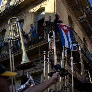 Des musiciens dans une rue de la Havane à Cuba. [Keystone/AP Photo - Ramon Espinosa]